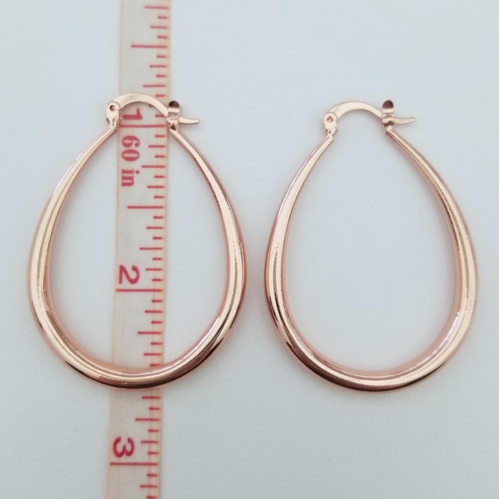 1.5" 18k Rose Gold Oval Hoops - Picture 3 of 5